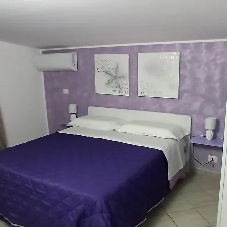 Bed & Breakfast Casa Via Alvaro 3*